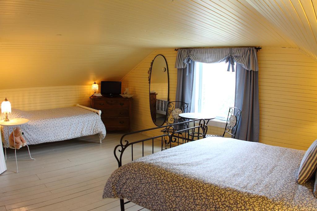 La Grange Aux Hiboux Gite Et Restaurant B&B La Baie Room photo