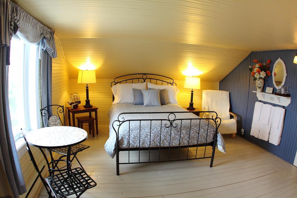 La Grange Aux Hiboux Gite Et Restaurant B&B La Baie Room photo