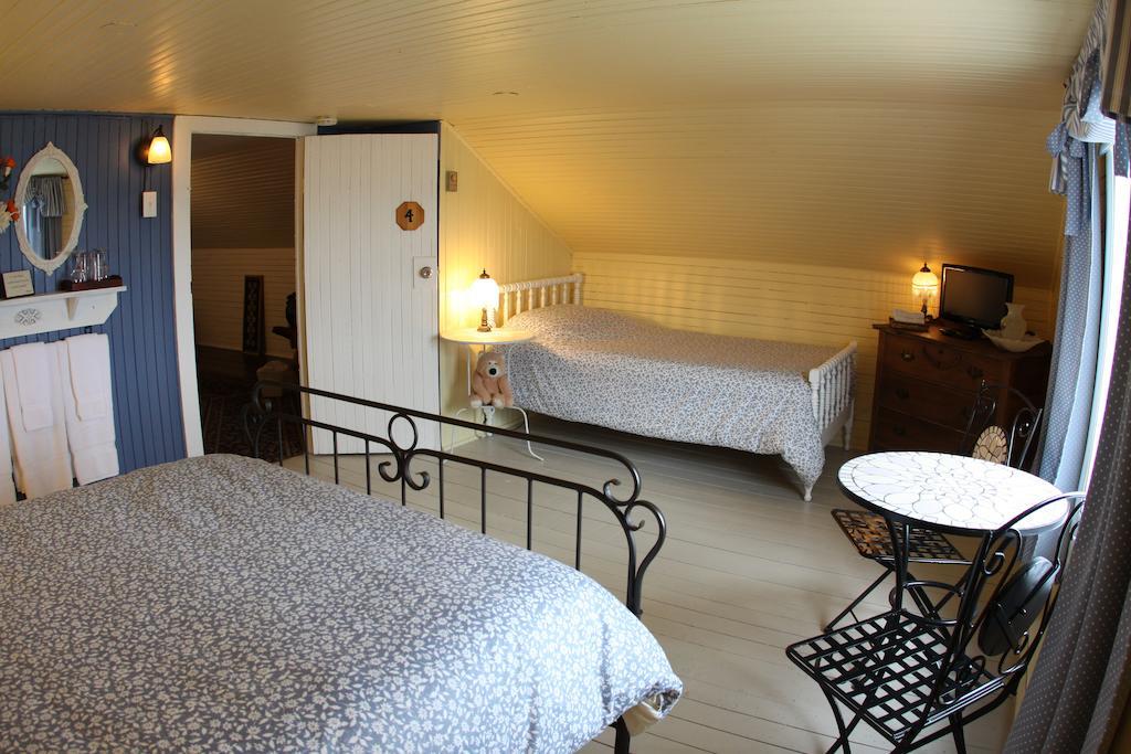La Grange Aux Hiboux Gite Et Restaurant B&B La Baie Room photo