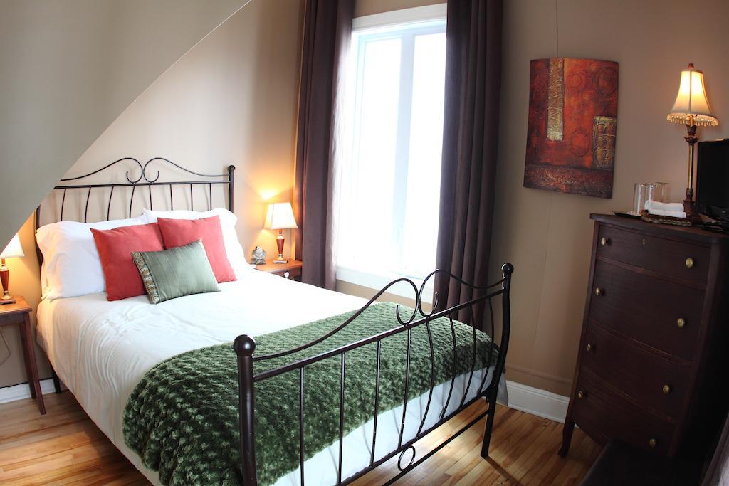 La Grange Aux Hiboux Gite Et Restaurant B&B La Baie Room photo
