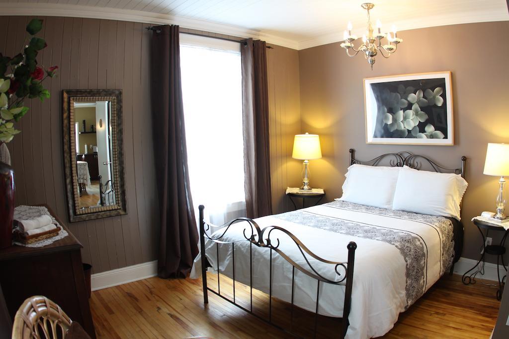 La Grange Aux Hiboux Gite Et Restaurant B&B La Baie Room photo